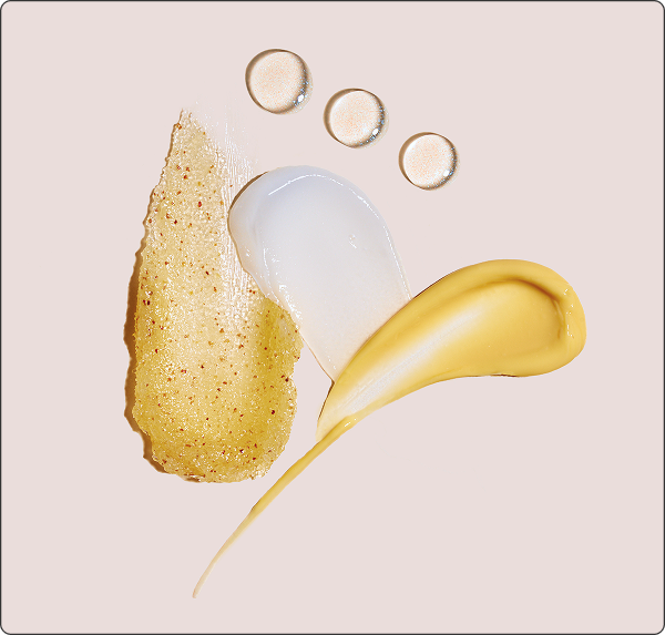 Frau mit strahlender Haut dank SkinAstin Astaxanthin Pflege